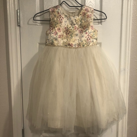 Girls Size 6 Dress - Picture 1 of 3